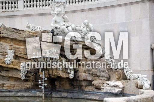 Schlosspark_Schönbrunn_Obeliskbrunnen_4.JPG